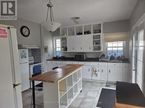 19 Flindall Street, Quinte West, ON - Indoor Photo Showing Kitchen