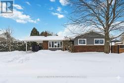 UNIT A - 1398 JAMISON AVENUE  Ottawa, ON K1E 1J5