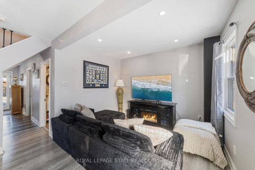 411 Fairfield Avenue, Hamilton, ON - Indoor Photo Showing Other Room