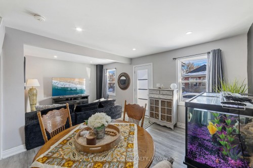 411 Fairfield Avenue, Hamilton, ON - Indoor Photo Showing Dining Room