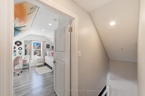 411 Fairfield Avenue, Hamilton, ON - Indoor Photo Showing Other Room