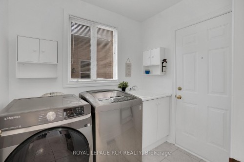 82 Coolspring Crescent, Caledon, ON - Indoor Photo Showing Laundry Room