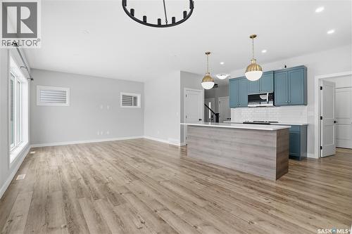 330 Aniskotaw Bend, Saskatoon, SK - Indoor Photo Showing Kitchen