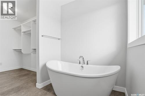 330 Aniskotaw Bend, Saskatoon, SK - Indoor Photo Showing Bathroom