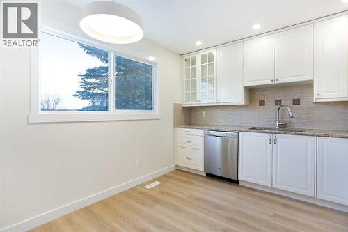 Kitchen - 14668 Deer Run Drive Se, Calgary, AB - Indoor Photo Showing Kitchen
