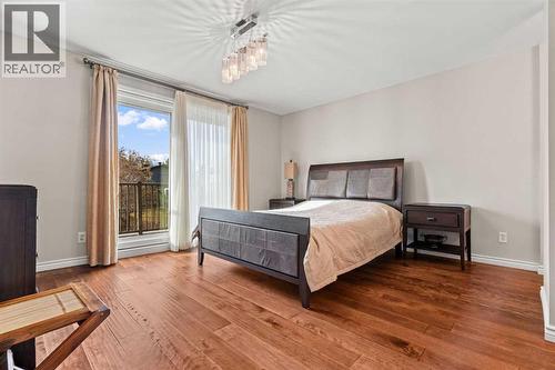 124 Canterbury Drive Sw, Calgary, AB - Indoor Photo Showing Bedroom