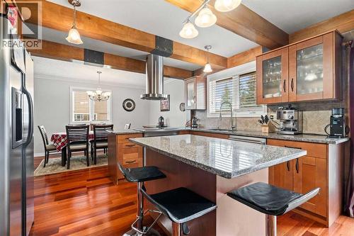 124 Canterbury Drive Sw, Calgary, AB - Indoor Photo Showing Kitchen