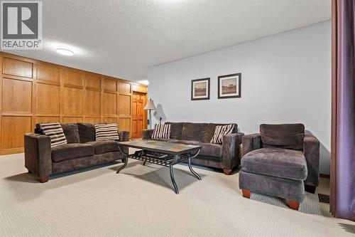 124 Canterbury Drive Sw, Calgary, AB - Indoor Photo Showing Other Room