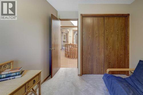 76 Edgeland Road Nw, Calgary, AB - Indoor Photo Showing Bedroom