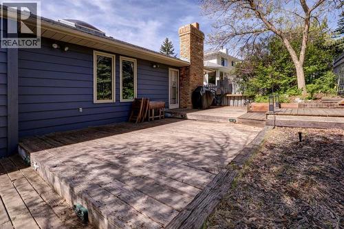 76 Edgeland Road Nw, Calgary, AB - Outdoor With Exterior