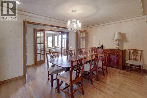 76 Edgeland Road Nw, Calgary, AB - Indoor Photo Showing Dining Room