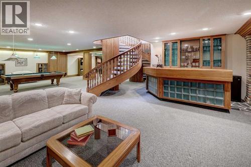 76 Edgeland Road Nw, Calgary, AB - Indoor