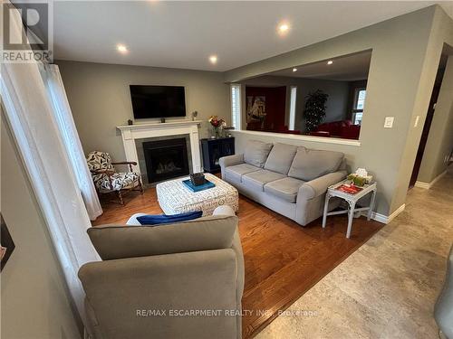 111 Duncairn Crescent, Hamilton, ON - Indoor Photo Showing Living Room With Fireplace