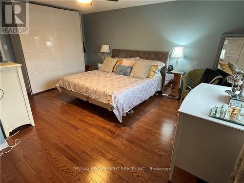 111 Duncairn Crescent, Hamilton, ON - Indoor Photo Showing Bedroom