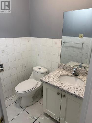 32 Hendricks Crescent, Brampton, ON - Indoor Photo Showing Bathroom