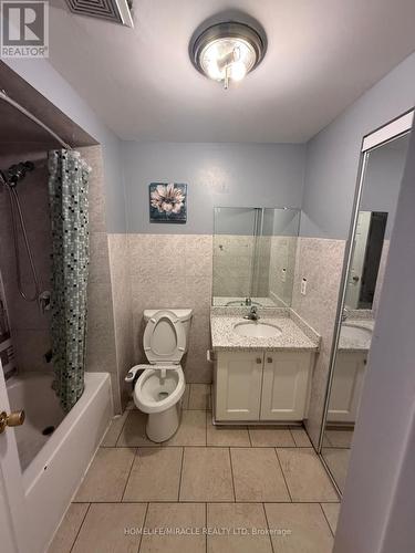 32 Hendricks Crescent, Brampton, ON - Indoor Photo Showing Bathroom
