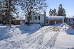 26 FAGAN DRIVE  Halton Hills, ON L7G 4P3