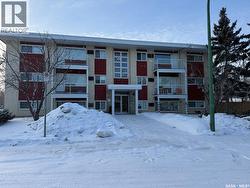 3 1811 8th AVENUE N  Regina, SK S4R 0G5