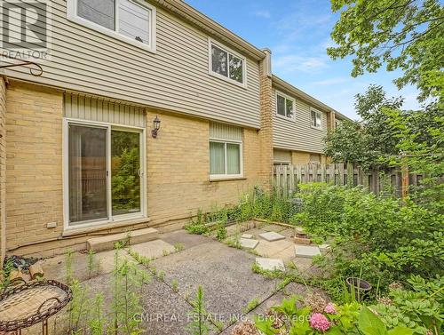 24 - 29 Paulander Drive, Kitchener, ON - Outdoor