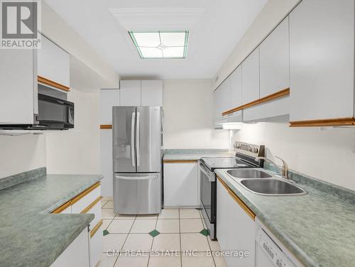 24 - 29 Paulander Drive, Kitchener, ON - Indoor Photo Showing Kitchen With Double Sink