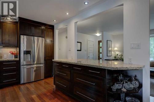 82 Gladys Ridge Road Sw, Calgary, AB - Indoor Photo Showing Kitchen