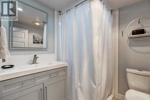 82 Gladys Ridge Road Sw, Calgary, AB - Indoor Photo Showing Bathroom