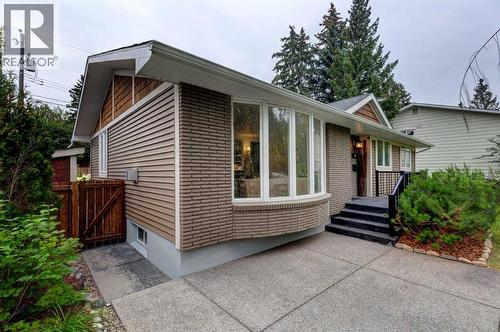 82 Gladys Ridge Road Sw, Calgary, AB - Outdoor