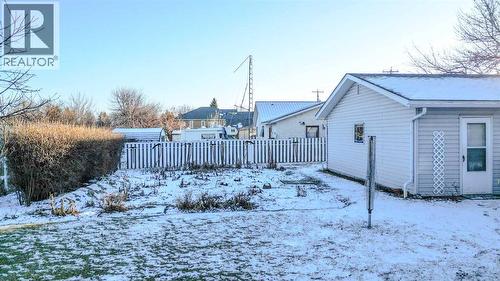 196 W 100 S, Raymond, AB - Outdoor