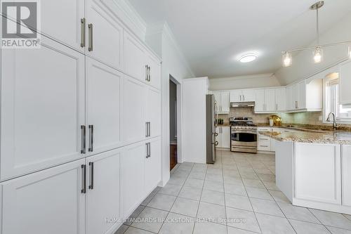 2120 Dalecroft Crescent, Burlington, ON - Indoor Photo Showing Kitchen
