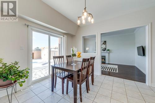 2120 Dalecroft Crescent, Burlington, ON - Indoor Photo Showing Dining Room