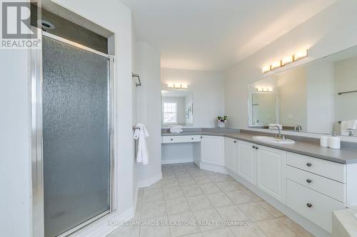 2120 Dalecroft Crescent, Burlington, ON - Indoor Photo Showing Bathroom