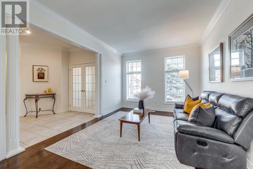 2120 Dalecroft Crescent, Burlington, ON - Indoor Photo Showing Living Room