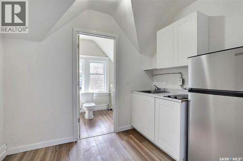2263 Osler Street, Regina, SK - Indoor Photo Showing Kitchen