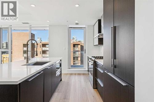 602, 930 16 Avenue Sw, Calgary, AB - Indoor Photo Showing Kitchen With Upgraded Kitchen