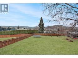 Large fenced rear yard - 