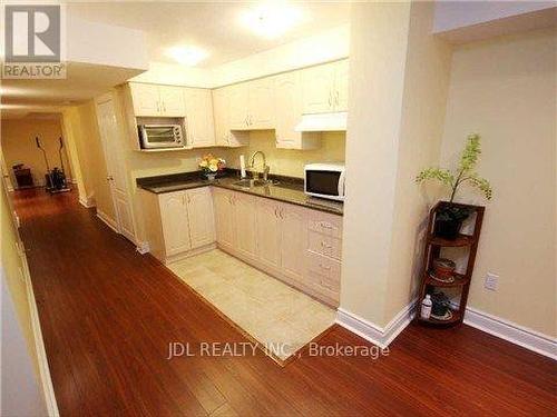 1919 Bur Oak Avenue, Markham, ON - Indoor Photo Showing Kitchen