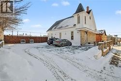 parking area on wellington - 