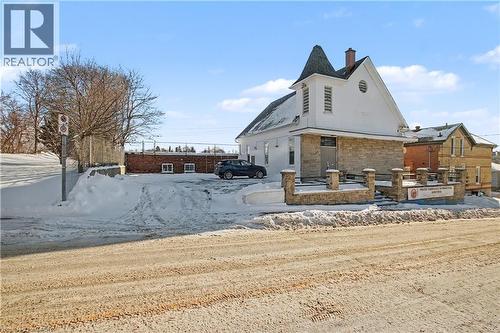 37 Wellington Street, Cambridge, ON 