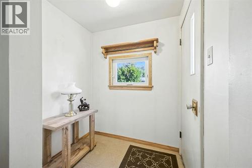 6383 32 Avenue Nw, Calgary, AB - Indoor Photo Showing Other Room