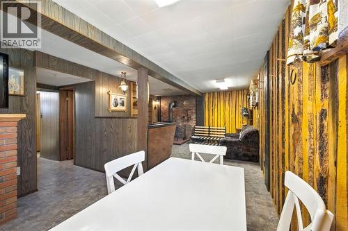 6383 32 Avenue Nw, Calgary, AB - Indoor