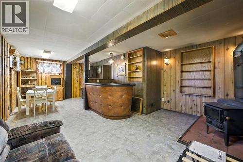 6383 32 Avenue Nw, Calgary, AB - Indoor Photo Showing Other Room