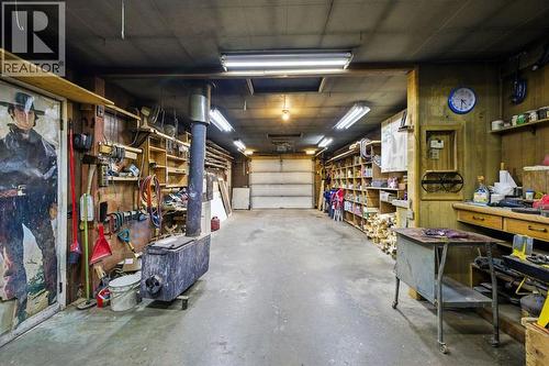 6383 32 Avenue Nw, Calgary, AB - Indoor Photo Showing Garage