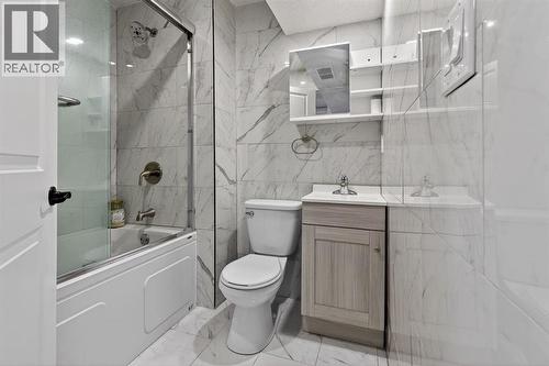 255 Rundleridge Drive Ne, Calgary, AB - Indoor Photo Showing Bathroom