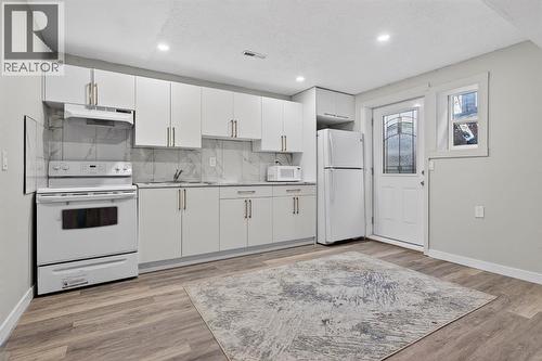 255 Rundleridge Drive Ne, Calgary, AB - Indoor Photo Showing Kitchen