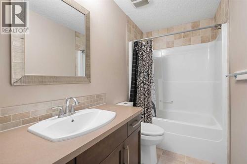53 Sage Bank Link Nw, Calgary, AB - Indoor Photo Showing Bathroom