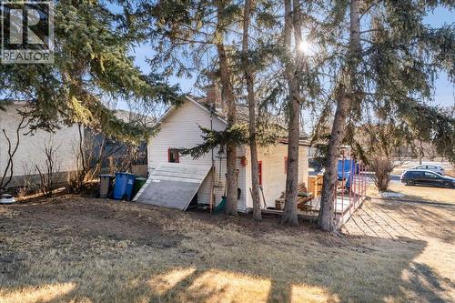 328 Third Street W, Cochrane, AB 