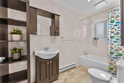 Salle de bains attenante à la CCP - 