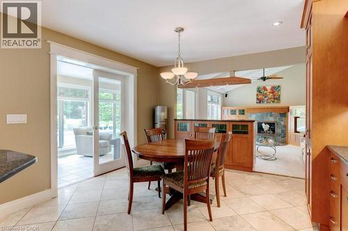 6365 Breckenridge Place, Burlington, ON - Indoor Photo Showing Dining Room