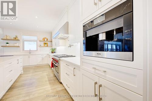 2168 Ironwood Road, London South (South K), ON - Indoor Photo Showing Kitchen