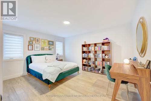 2168 Ironwood Road, London South (South K), ON - Indoor Photo Showing Bedroom